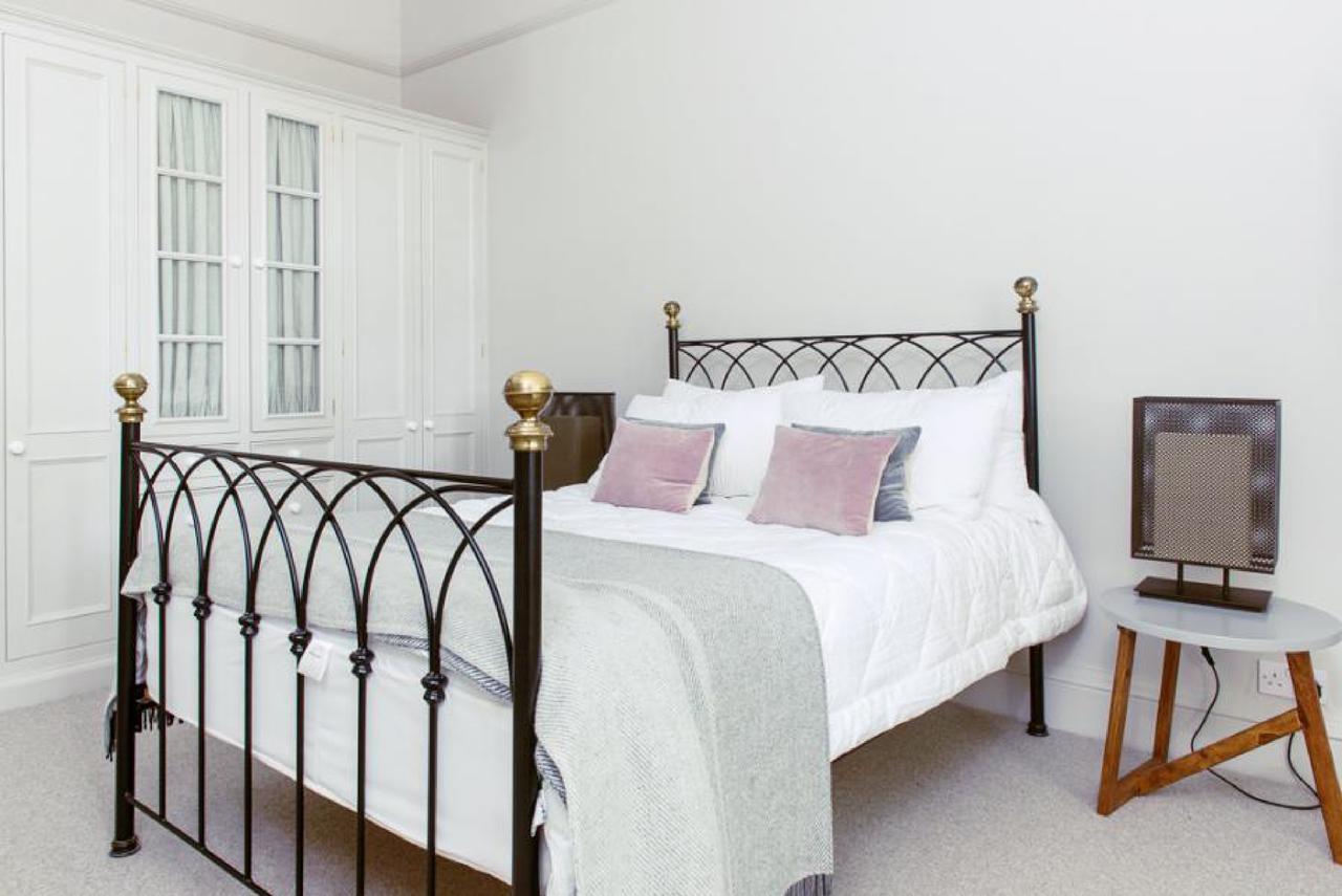 אדינבורו Ramsay Gardens - Grand 4-Bedroom Apartment Next To Castle מראה חיצוני תמונה